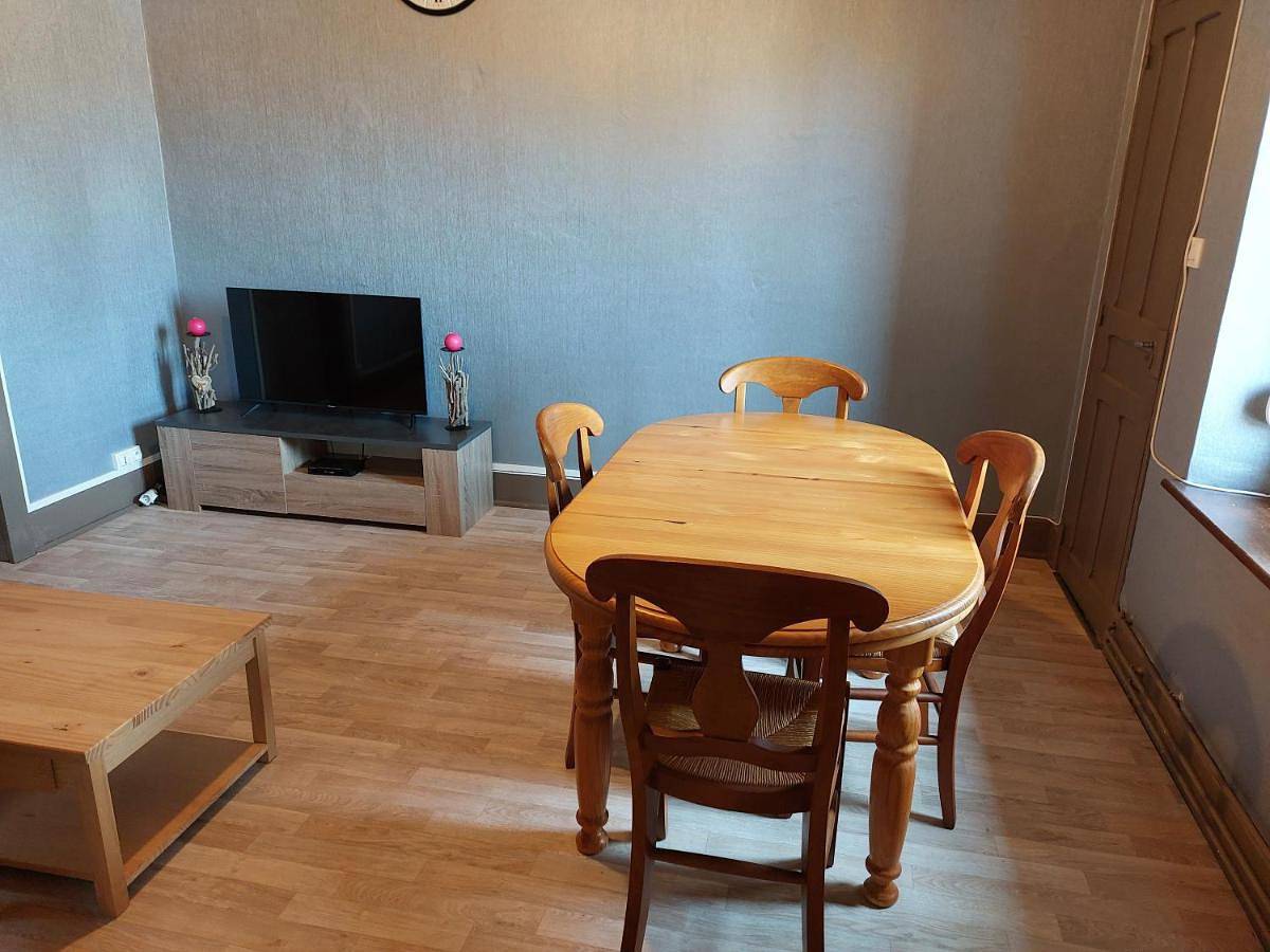 Appartement entier, One-Bedroom Apartment in Laveline-devant-Bruyères, Région d'Épinal