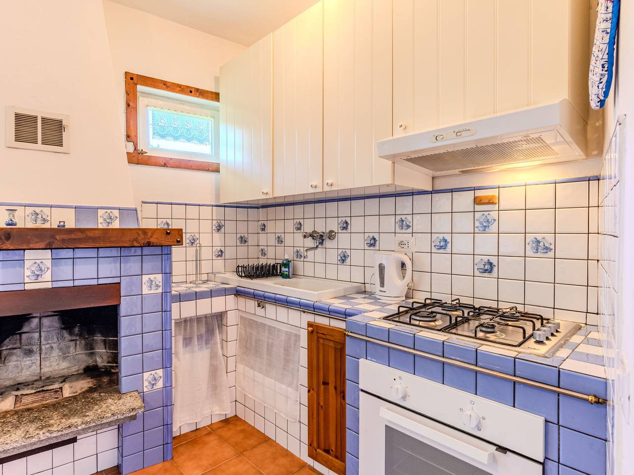 Ganze Wohnung, Caria 1 in Corrido, Luganersee (Italien)
