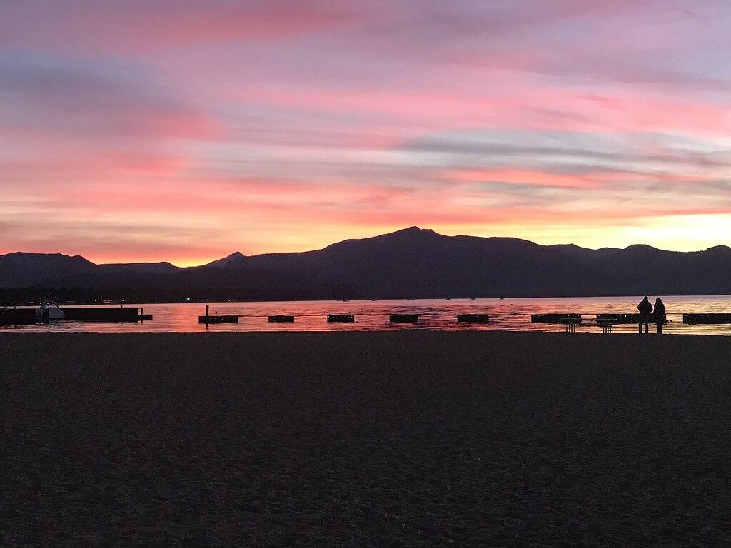 Az-Premium Location: Zu Fuß zu Casinos, Strand, Restaurants-3Br / 2Ba-Remodeled in South Lake Tahoe, Heavenly