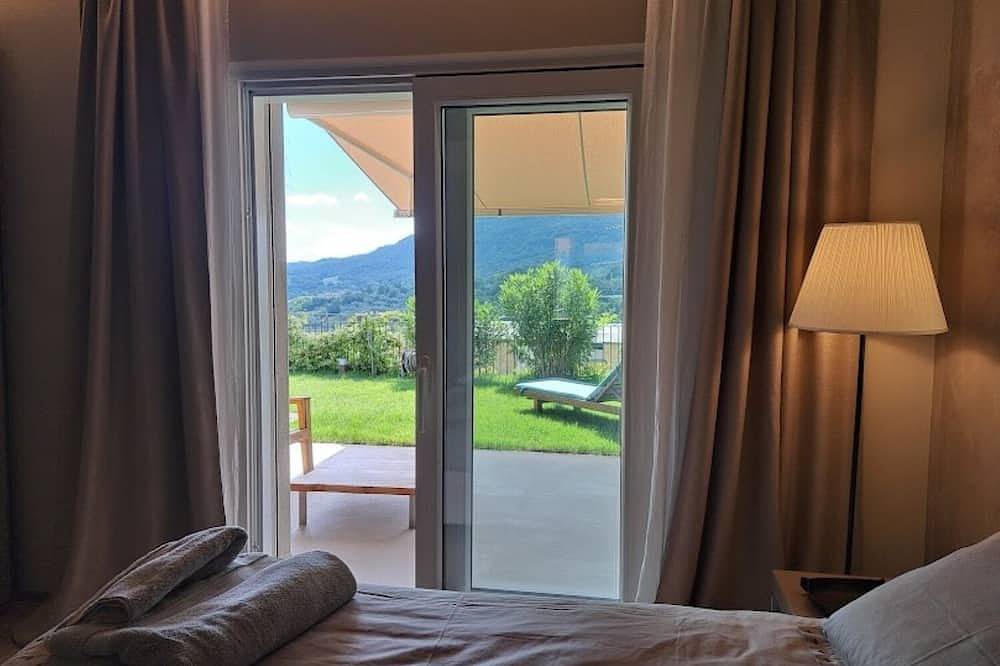 4-bedroom villa in brilliant Castion Veronese with Wifi, Ac.  A Luxury Villa in Costermano, Gardasee-Berge