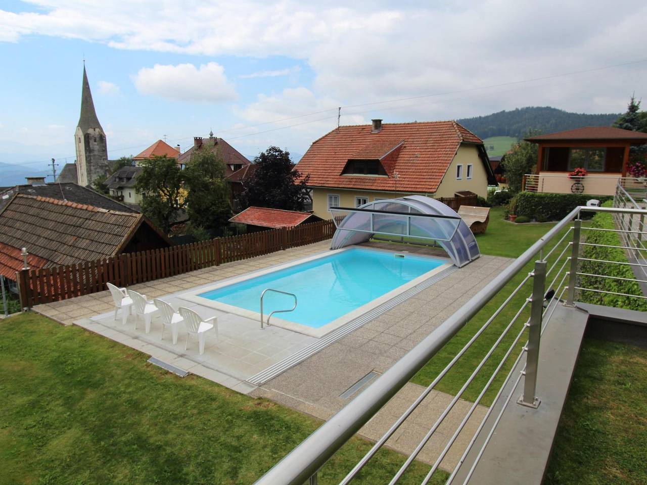 Ganze Wohnung, Komfortable Wohnung mit großem Balkon und Pool in Liebenfels, Mittelkärnten