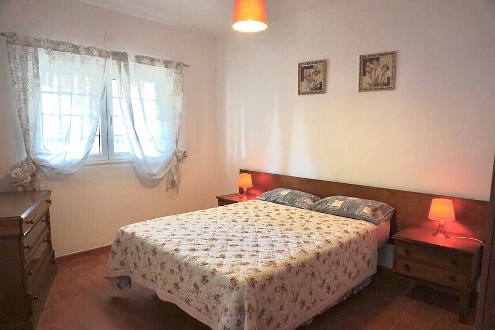 Casa das Rosas, eine ruhige, stressfreie Villa zum Entspannen in Santa Bárbara de Nexe, Faro