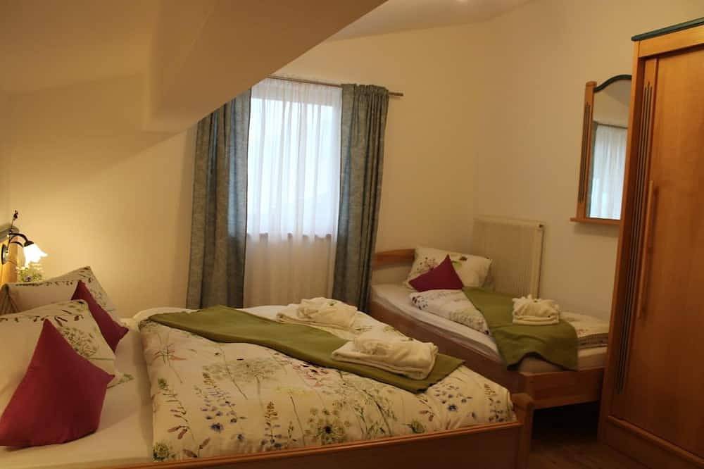 Ganze Wohnung, Urlaub am Biobauernhof nahe Skipisten in Saalfelden, Saalfelden am Steinernen Meer