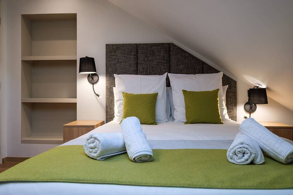 Ganze Wohnung, T3 spacieux à proximité des Thermes et du centre in Lons-le-Saunier, Jura