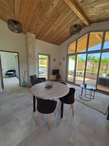 Gîte pour 4 personnes, avec jacuzzi et jardin à Mortagne-sur-Gironde