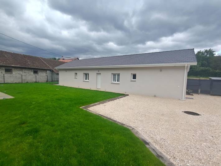 Gîte pour 4 personnes, avec jardin dans Lac du Bourget - 2