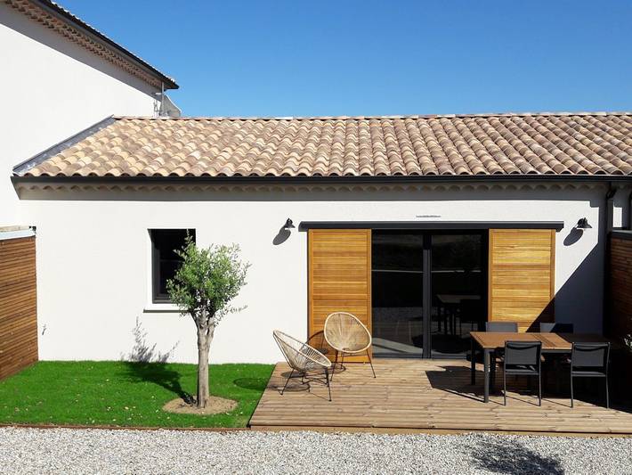 Gîte pour 4 personnes, avec terrasse ainsi que jardin et piscine à Laval-Saint-Roman