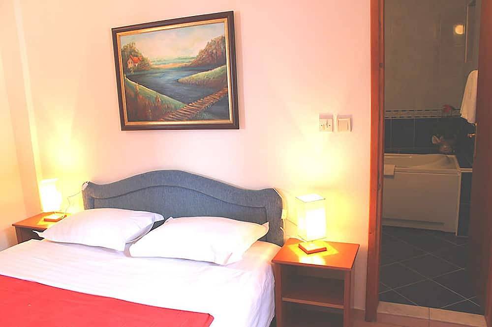 Ganze Wohnung, Comfort 2-bedroom apartment with balcony /partly sea view/ ,lovely Sveti Stefan in Sveti Stefan, Opština Budva