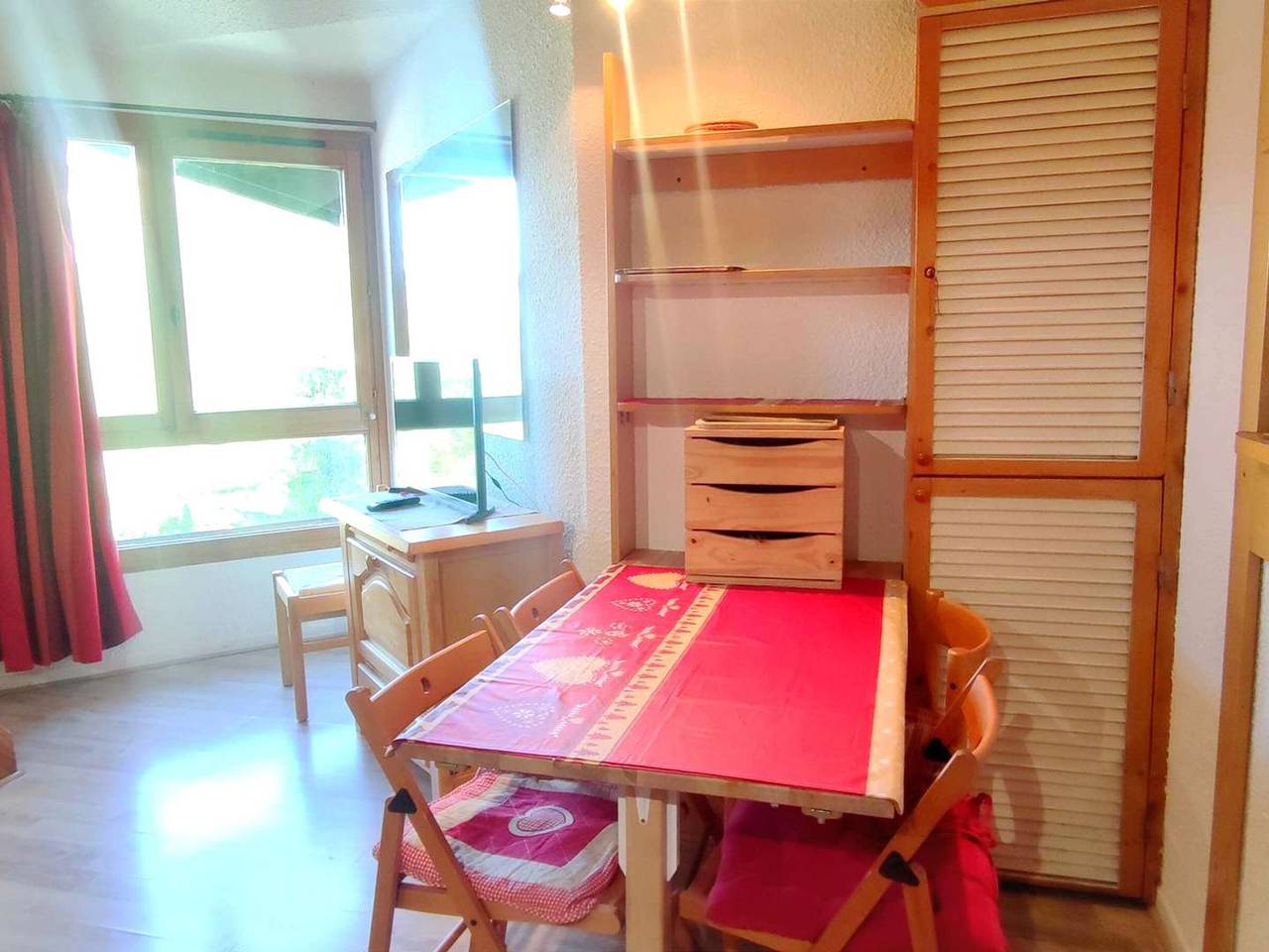 Appartement entier, Charmant Duplex avec Mezzanine et Internet au Cœur du Hameau - Proche Pistes Ski in Isola 2000, Isola