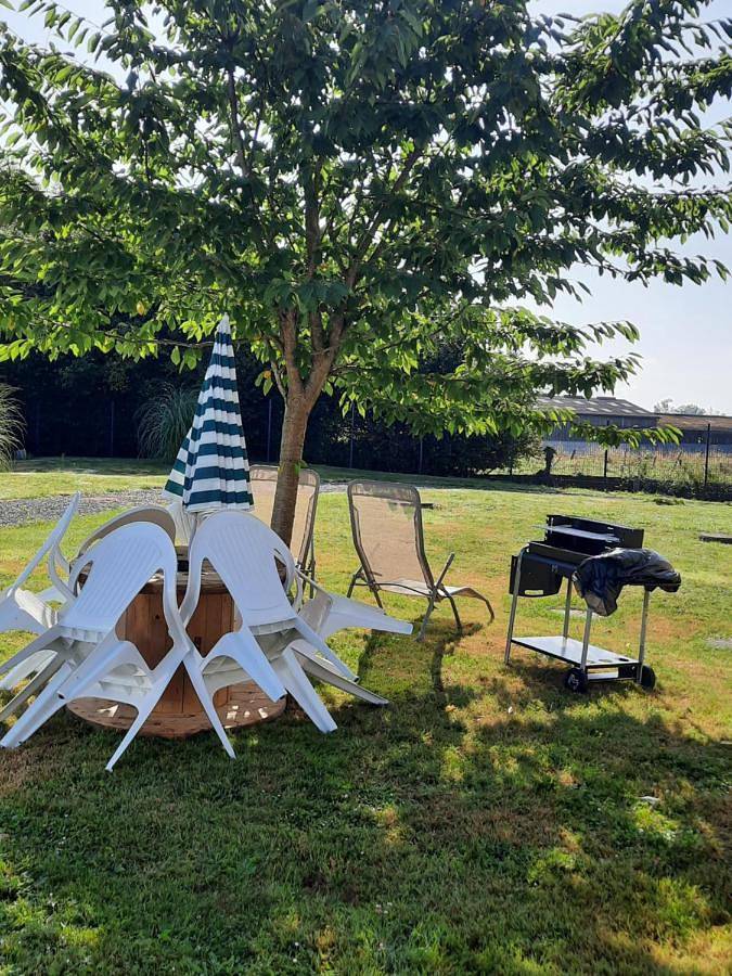 Location de vacances pour 8 personnes, avec jardin et jacuzzi, adapté aux familles à Pleine-Fougères - 2