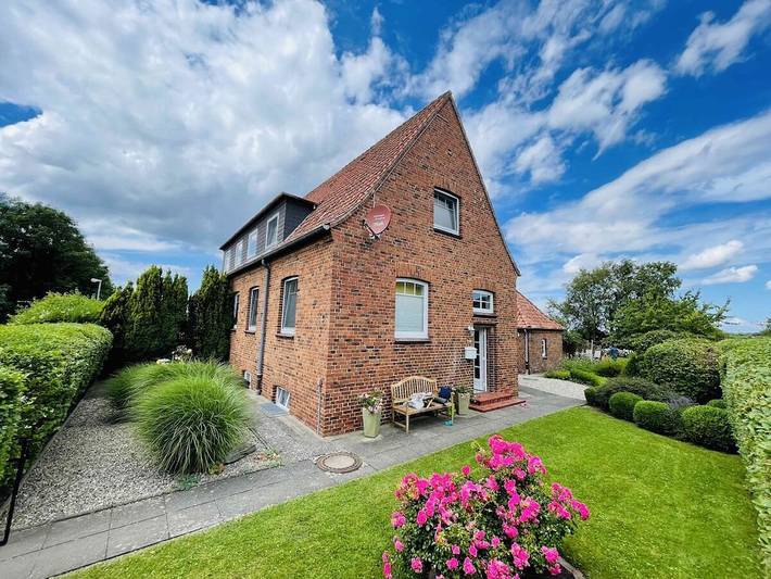 Ferienhaus für 6 Personen, mit Terrasse und Garten in Strukkamp