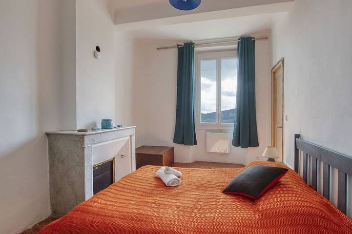 Gîte pour 5 personnes, avec balcon dans Office De Tourisme De La Cadiere D Azur - 2