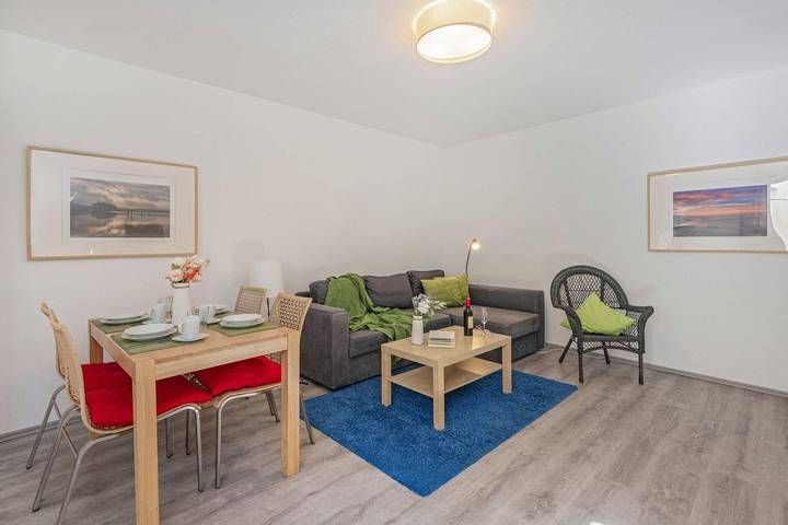 Ganze Wohnung, Ferienwohnung Kanten, mit Terrasse, Hunde Willkommen, nur 500 m bis zum Strand in Drei Kaiserbäder, Heringsdorf