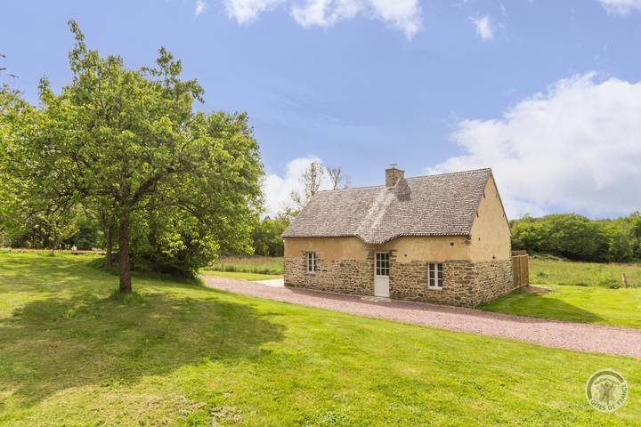 Gîte pour 7 personnes, avec terrasse et jardin dans Saint-Ébremond-de-Bonfossé - 3