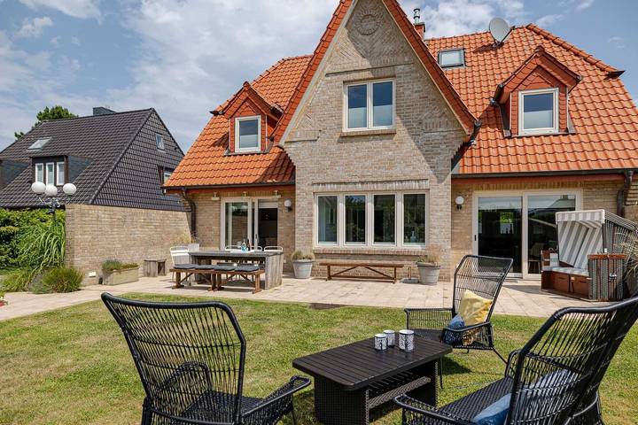 Ferienhaus für 9 Personen, mit Terrasse und Garten sowie Sauna in Wenningstedt - 2