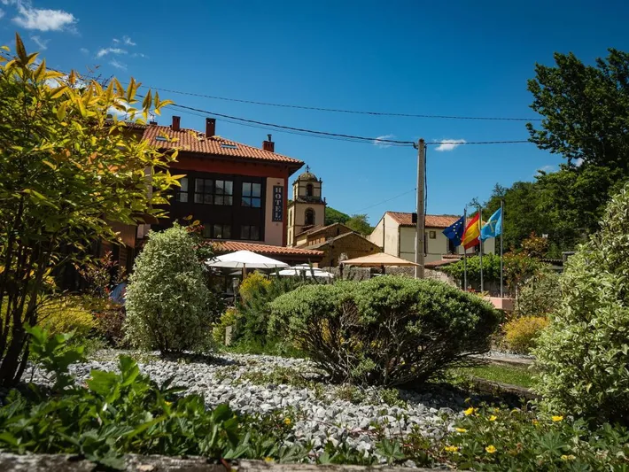 Hotel para 2 personas, con vistas y jardín - 1