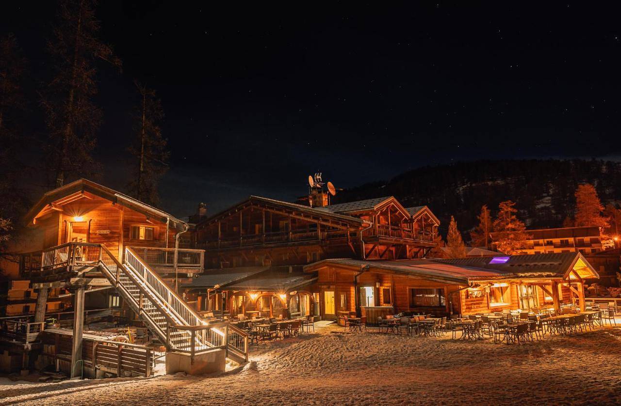 Hotel & Restaurant Les Escondus in Vars, Région de Briançon