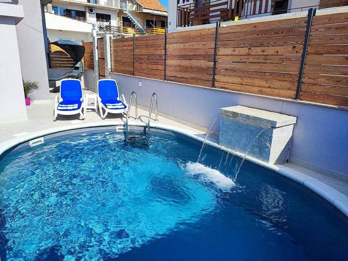 Holiday rental for 5 people, with Hot tub and Terrace as well as Garden and Pool in Zadar