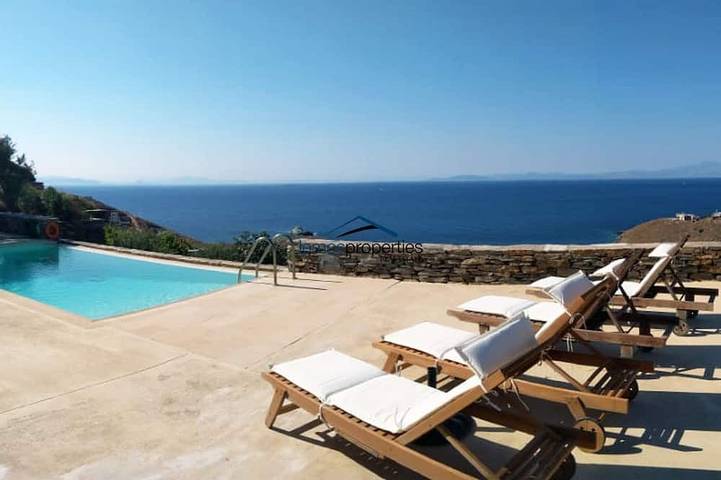 Villa for 7 people, with garden and terrace as well as hot tub, with pets in Kea
