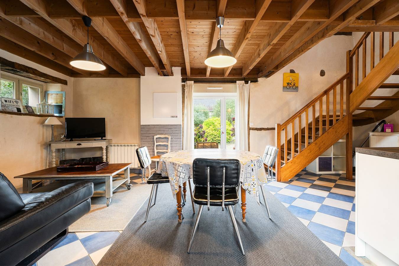 Holiday Home "Gîte La Malcotais" with Garden & Wi-Fi in Noyal-Châtillon-sur-Seiche, Rennes region