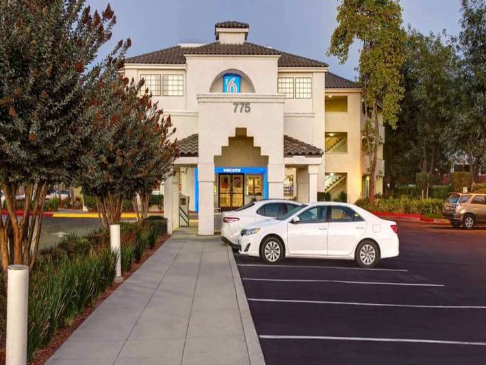 Apartamento entero, Sunny 1 cama tamaño queen | Ducha adaptada para personas con discapacidad in Sunnyvale, Silicon Valley