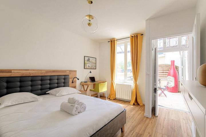 Gîte pour 6 personnes, avec terrasse, animaux acceptés à Rillieux-la-Pape - 3