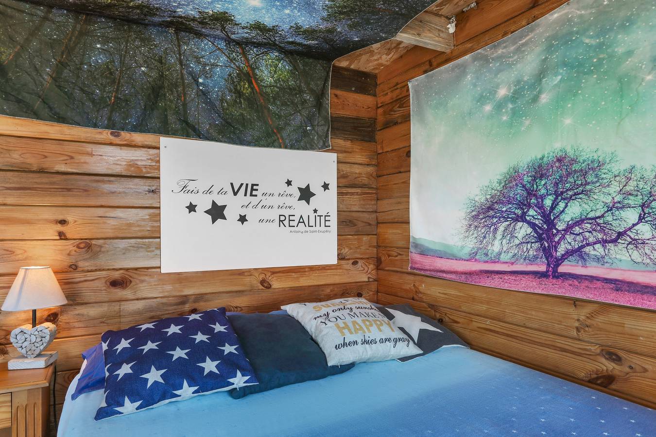 Entire apartment, Chalet 'Cabane Aux Étoiles' with Mountain View, Private Terrace and Shared Garden in Bargème, Verdon Regional Natural Park
