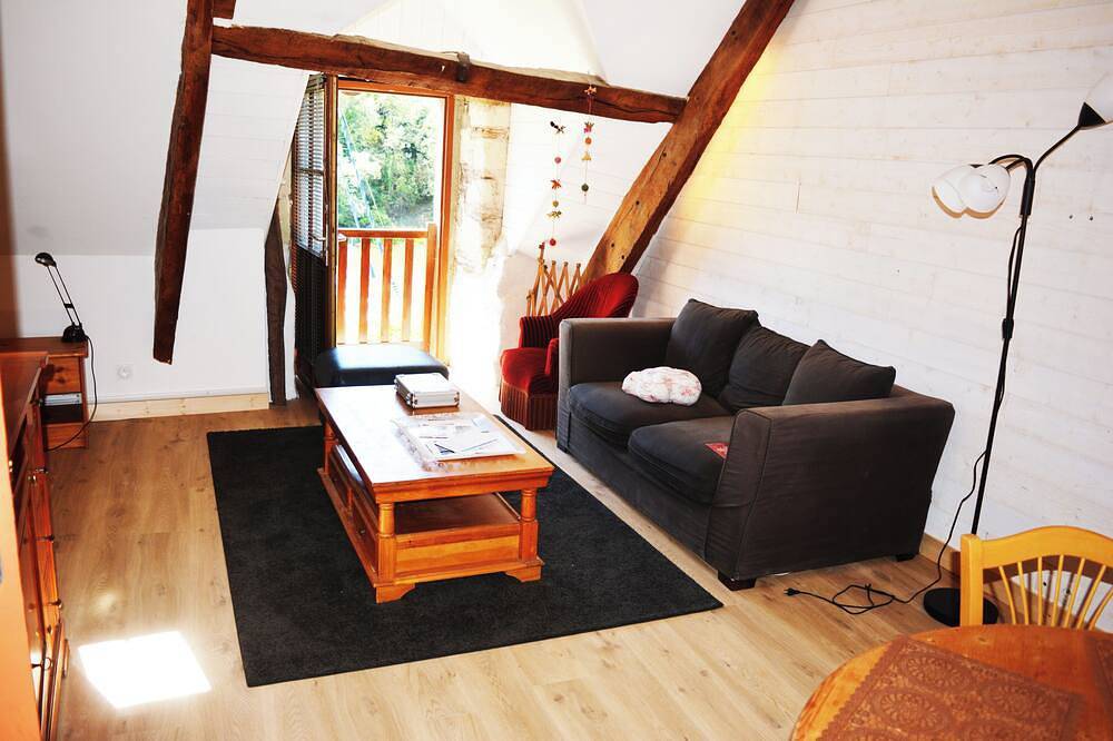 Apartamento vacacional entero, Rent apartment, near beaches, on port La Roche Bernard. Sleeps 3. in Côte des Mégalithes