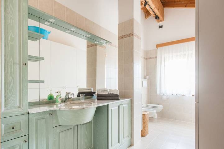 Ganze Wohnung, Ferienhaus \"La Guarda\" in Stenico. Panoramabalkon in der Nähe von Terme di Comano in Stenico, Brentagruppe