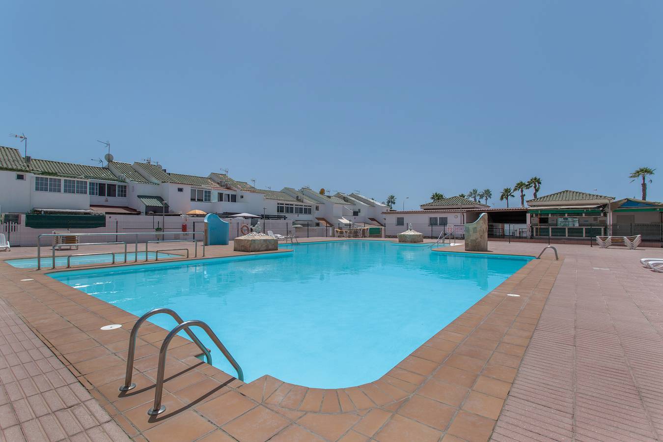 Holiday Home 'María' with Sea View, Shared Pool and Private Terrace in Sonnenland, San Bartolomé de Tirajana