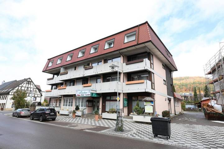 Hotel, mit Terrasse und Garten sowie Ausblick in Blumberg