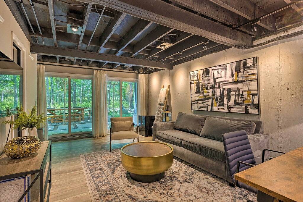 Unique Southampton Getaway w/ Rooftop Deck! in North Sea (NY), Hamptons