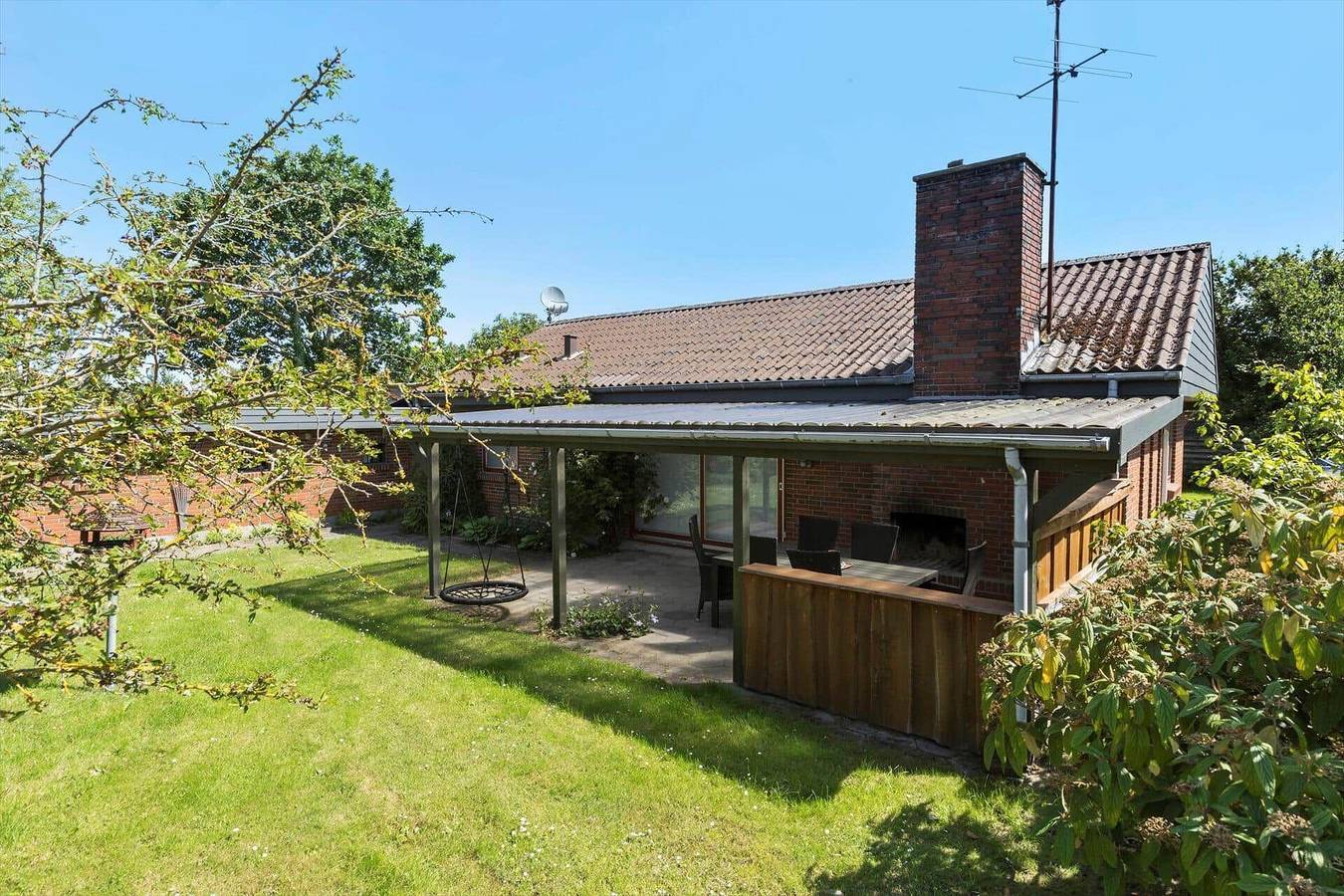 Ferienhaus für 6 Personen mit Terrasse in Fjellerup Strand, Djursland