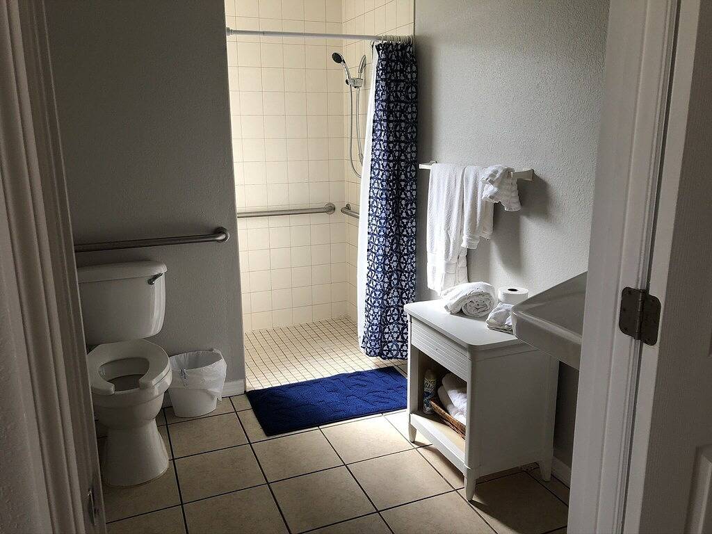 Large furnished cabin on 15 acre lakefront property in Lake Pierce, Zentral Florida