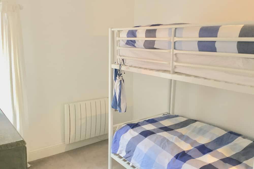 Entire apartment, Stunning Sandsend Property  - 30 meters from the beach! in Sandsend, North York Moors National Park