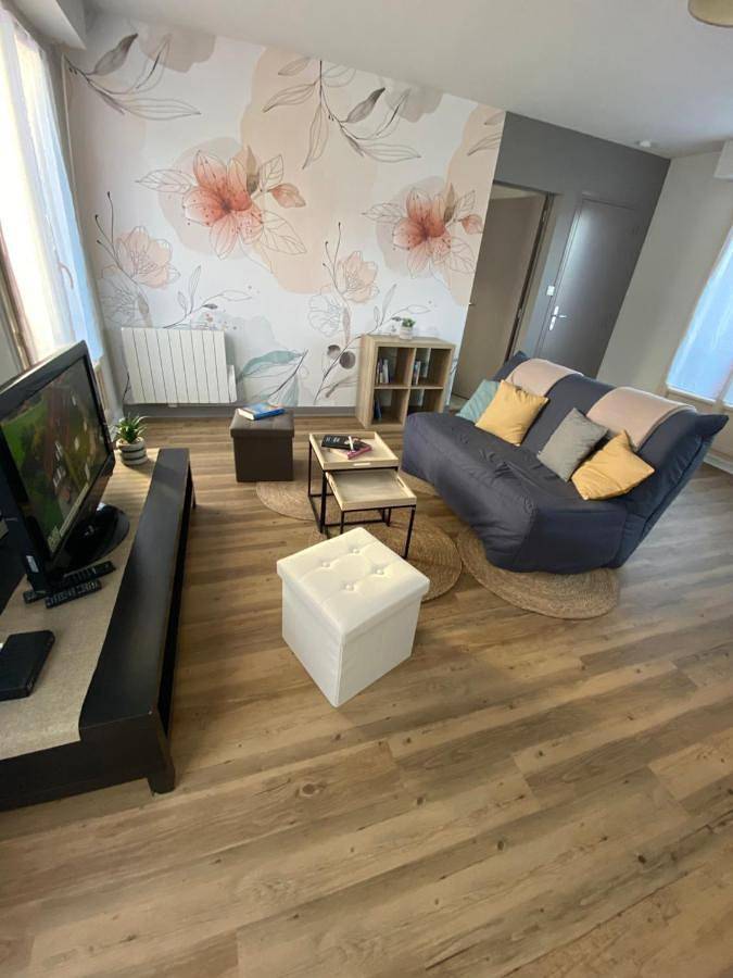 Gîte pour 2 personnes, avec terrasse à Jugon-les-Lacs