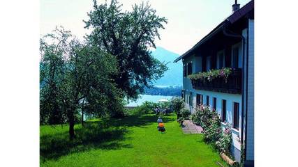 Bauernhof für 2 Personen, mit Seeblick und Garten sowie Terrasse, mit Haustier am Mondsee