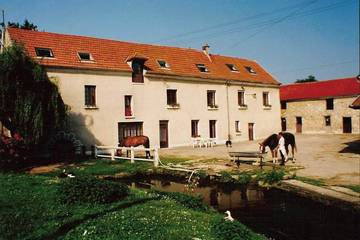 Gîte pour 35 personnes, avec jardin à Viarmes