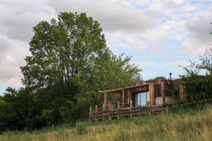 Gîte pour 3 personnes, avec Jacuzzi et Terrasse ainsi que Jardin et Sauna à Saint-Gauzens