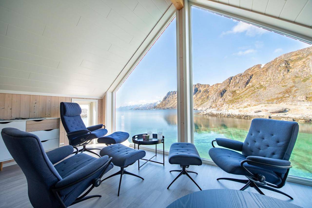 Lofoten Waterfront luxury lodge in Vestvågøy