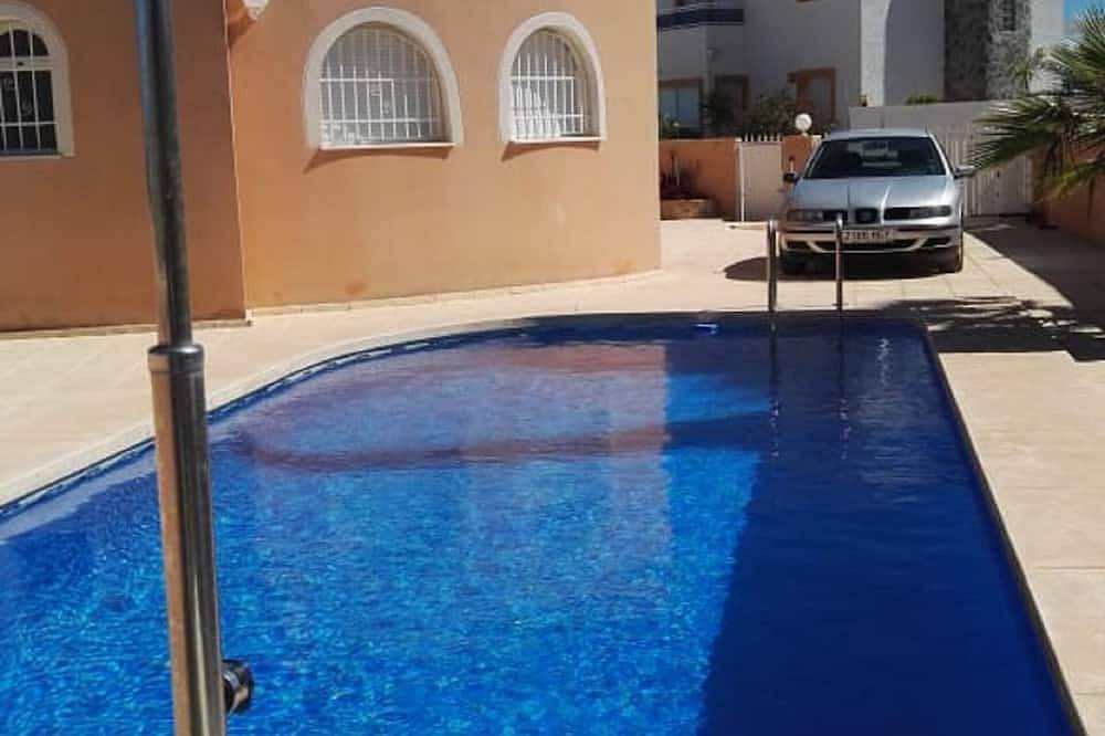 Magnificent property with great sea views near the beach  in Villajoyosa, Costa Blanca