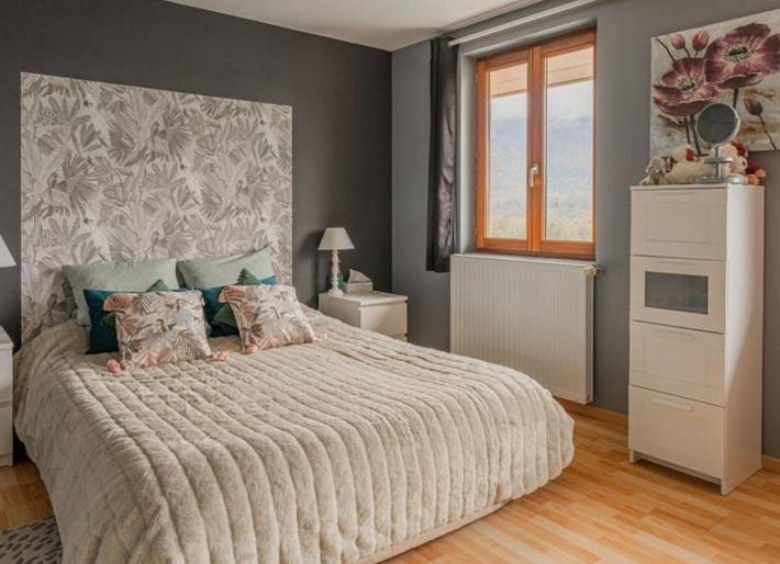 Chambre d’hôte pour 2 personnes, avec piscine et vue ainsi que jardin et terrasse