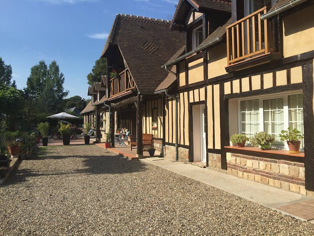 La Vieille Ferme - Chambre Blanche in Ingouville, Région de Dieppe