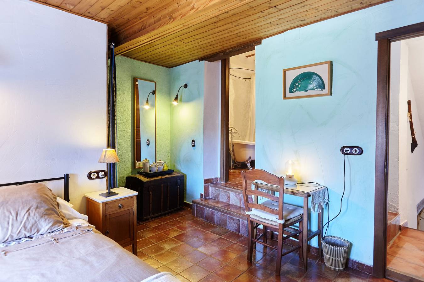 Habitación 'La Huerta' con vistas a la montaña y terraza privada in Hornos , Parque natural de las Sierras de Cazorla y Segura
