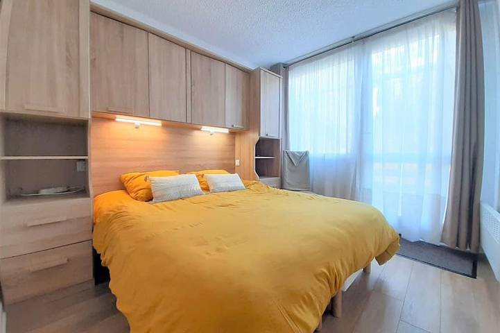 Entire apartment, Spacious T3 for 8, Piau-Engaly, terrace, 2 bedrooms, elevator, ski locker in Piau-Engaly, Aragnouet