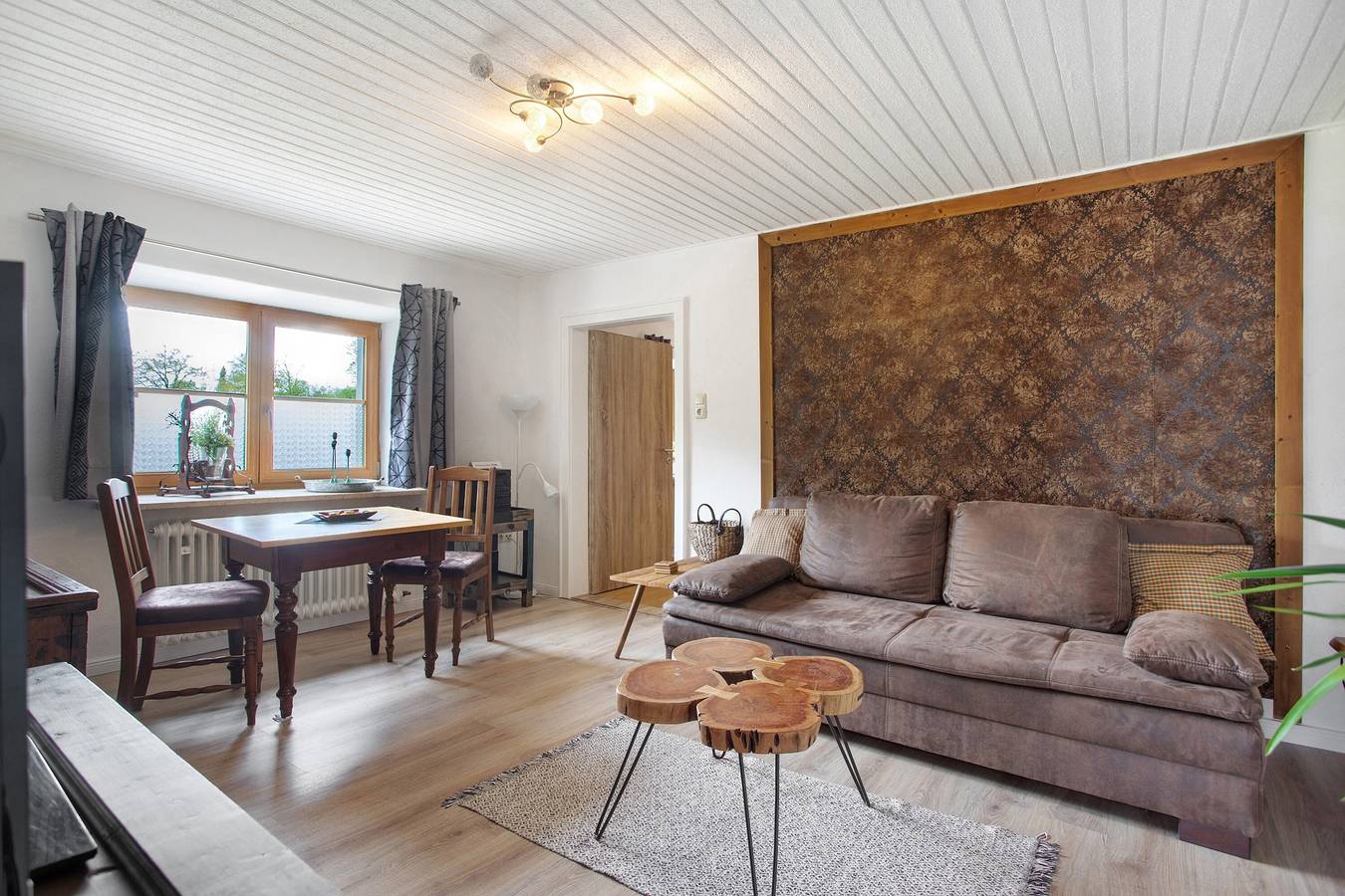 Geheel appartement, Appartement 'Ferienwohnung Beim Roana' met uitzicht op de bergen, een eigen terras en een eigen tuin in Inzell, Beierse Alpen