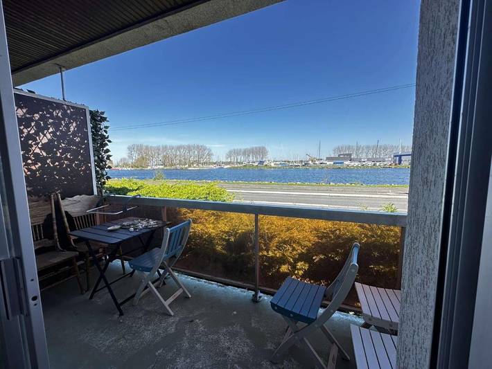 Location de vacances pour 6 personnes, avec balcon ainsi que vue et jardin à Ouistreham