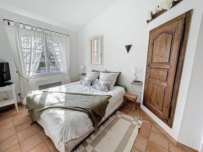 Gîte pour 4 personnes, avec vue ainsi que piscine et jardin à Villeneuve - 2