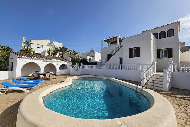 Villa for 8 people, with balcony and garden in Mojácar