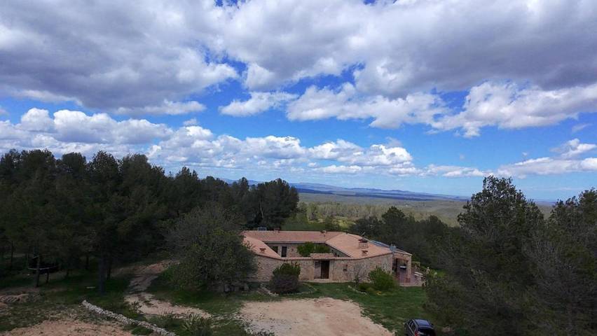 Casa rural para 20 personas, con piscina y jardín además de piscina para niños y vistas en Canal de Navarrés - 4